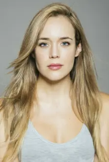 Lucía Guerrero como: Natalia