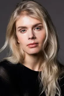 Alina Tomnikov como: Donna