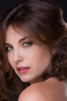 Vanessa Gravina como: Lucia Cimeca