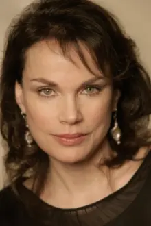 Sigrid Thornton como: Caroline Martin