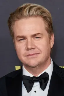 Josh McDermitt como: Stuart Lane