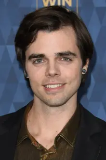 Reid Ewing como: Curtis