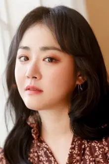 Moon Geun-young como: Yoo Ryung