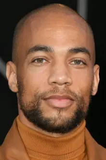 Kendrick Sampson como: Ethan Greene