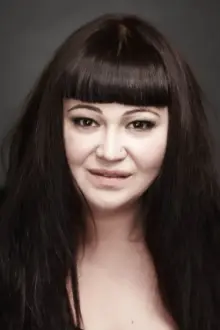 Katrina Milosevic como: Ange