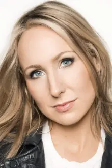 Nikki Glaser como: 