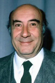 Enzo Cannavale como: Inspector Caputo