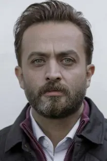 Mostafa Zamani como: Farhad Damavandi