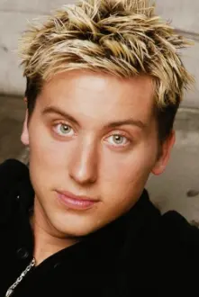 Lance Bass como: Himself - Host