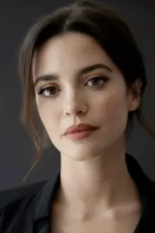 Joana Ribeiro como: Verónica Rocha Morais