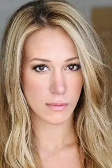 Haylie Duff como: Wendy