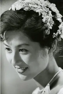 Kyōko Kagawa como: Mrs. Shima