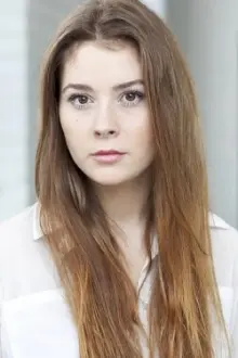 Maya Ritter como: Molly McIntire