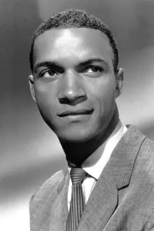 James Edwards como: Private Peter Moss