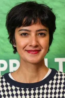 Rakhee Thakrar como: Saskia