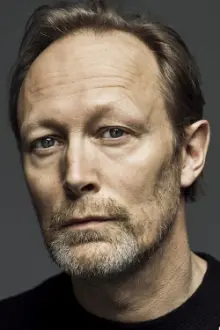 Lars Mikkelsen como: Oberstløjtnant Hintz