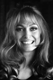 Suzy Kendall como: Laura Sutton