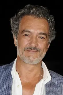 Rogério Samora como: José Maria Cristiano