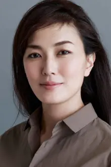 Yuka Itaya como: Korean restaurant owner