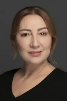 Ayşegül Günay como: 