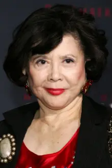 Tsai Chin como: Mrs. Roberts