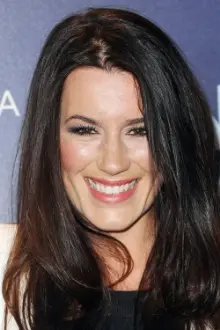 Kate Magowan como: Angie