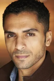 Sammy Sheik como: Karim