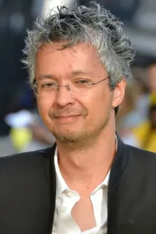 Pierre Coffin como: Minions / Kevin / Stuart / Bob (voice)