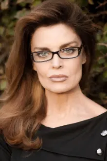 Tracy Scoggins como: Irene Gorley