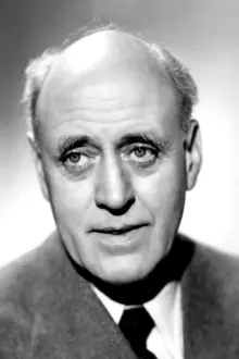 Alastair Sim como: Mr S. Potter