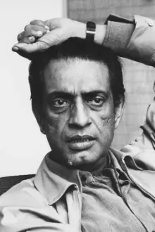 Satyajit Ray como: Narrator (voice)