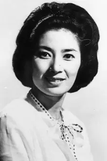Yumi Shirakawa como: Kiyo