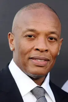 Dr. Dre como: Ele mesmo