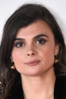 Gwyneth Keyworth como: Danielle