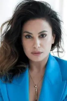 Hend Sabry como: Bothayna El Sayed