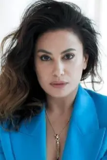 Hend Sabry como: Hind