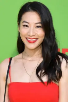 Arden Cho como: 