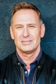 Scott Thompson como: Ash (voice)