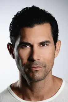 David DeSantos como: Dr. Vasquez (voice)