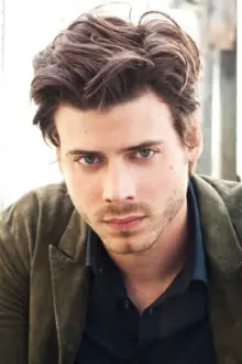 François Arnaud como: Alex