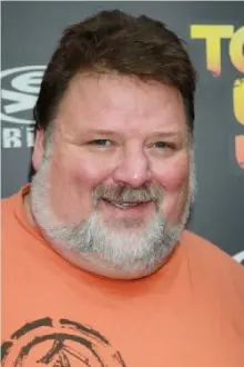 Phil Margera como: 