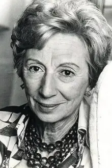 Jean Anderson como: Grandma MacKenzie