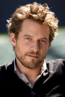 James Tupper como: 