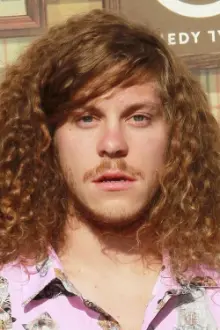 Blake Anderson como: Gunther