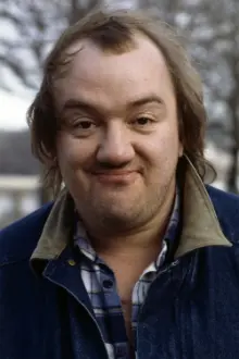 Mel Smith como: Len