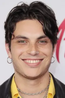 Samuel Larsen como: Gage