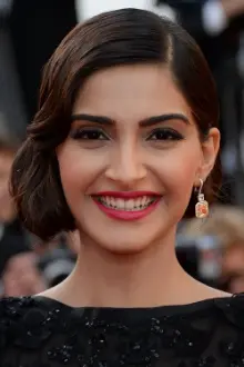 Sonam Kapoor Ahuja como: Sweety Chaudhary