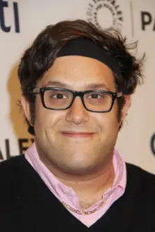 Ari Stidham como: Sylvester Dodd