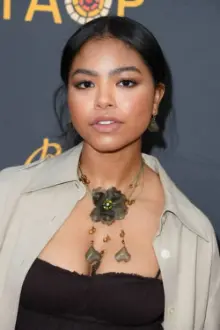 Navia Robinson como: Nia (voice)