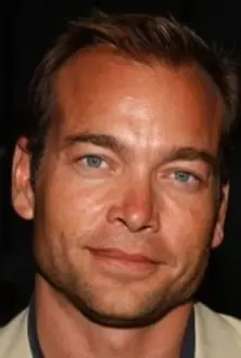 Jonathan Breck como: Deputy Richard Hoffs